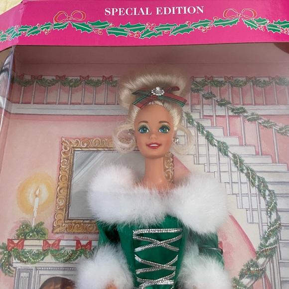 NIB 1994 Winter's Eve Barbie Doll Special Edition - Picture 2 of 6